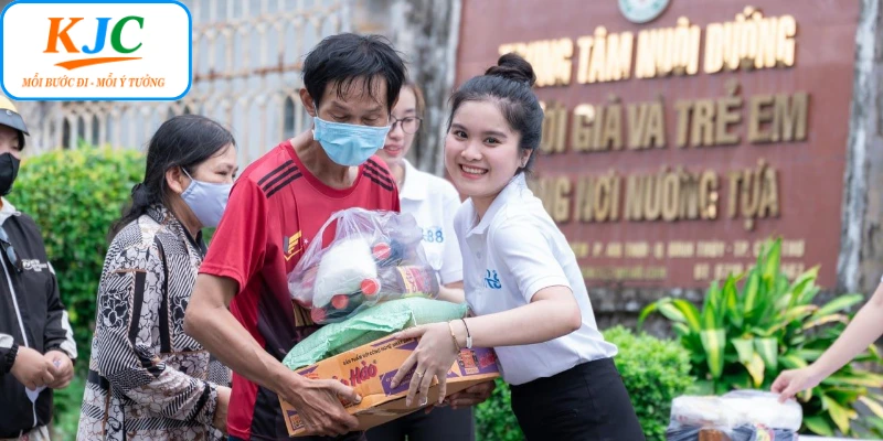 Sự kiện KJC lan toả yêu thương tại trung tâm dưỡng lão Tp Cần thơ
